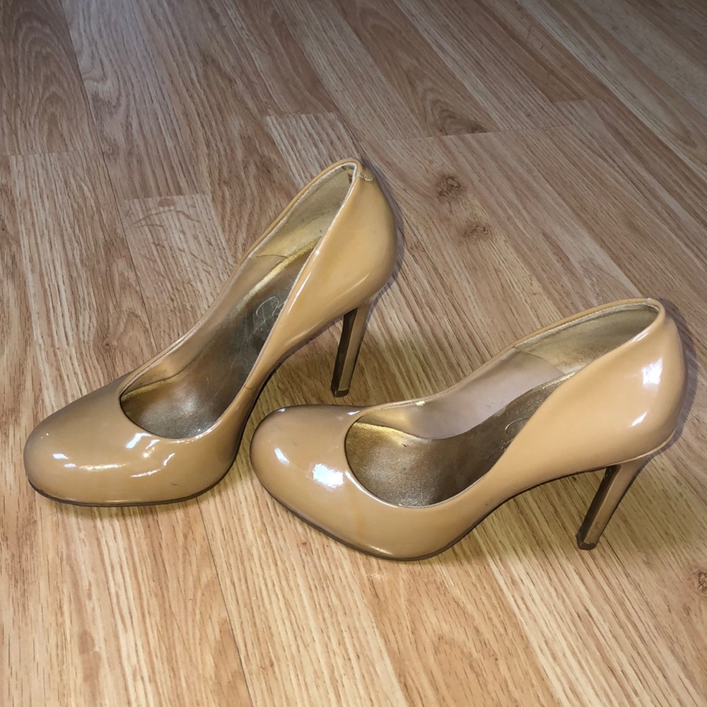 Jessica Simpson nude heels